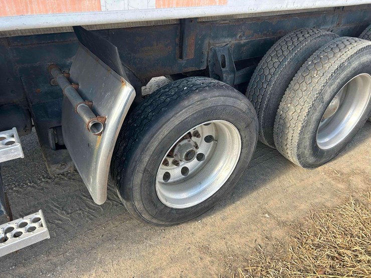 western-star-4964f-image-54