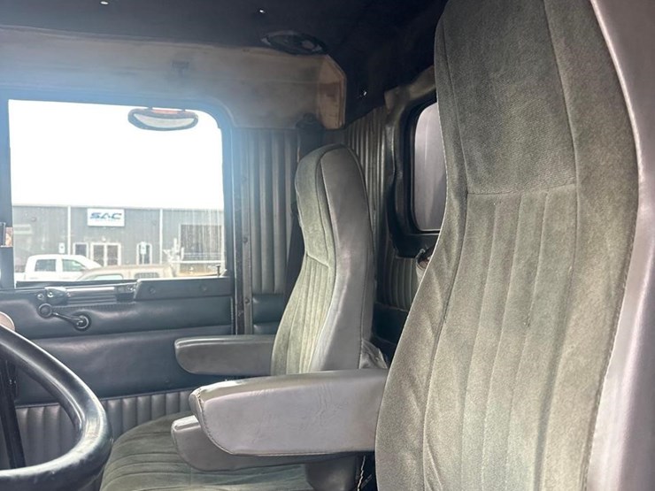 1999-kenworth-t800-image-20