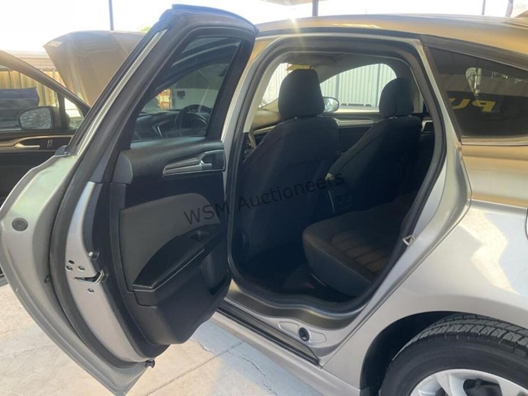 2020-ford-fusion-hybrid-sdn-image-24