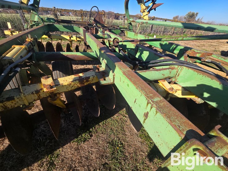 john-deere-230-image-20