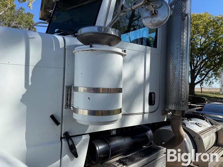 2008-peterbilt-388-image-14