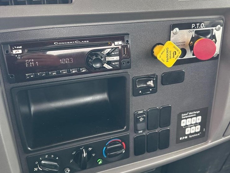 peterbilt-337-image-27