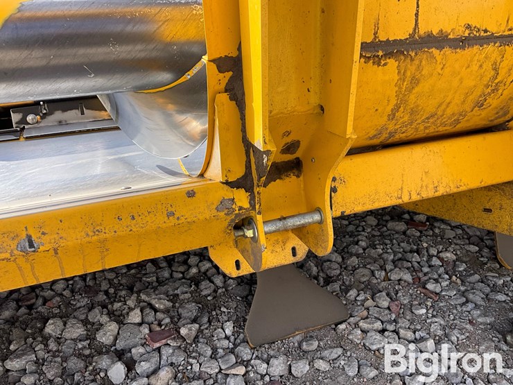 new-holland-980cr-image-13