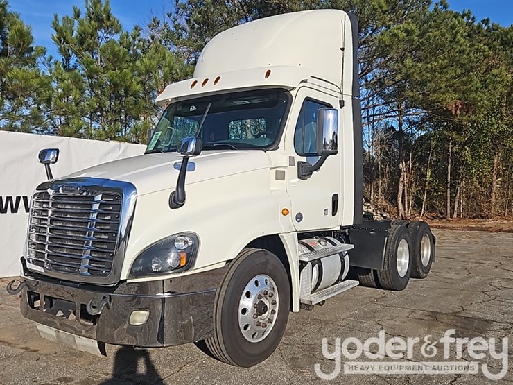 2018-freightliner-cascadia-image-1