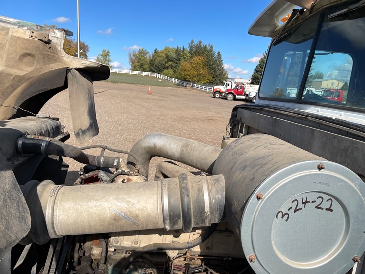 international-9300-image-18