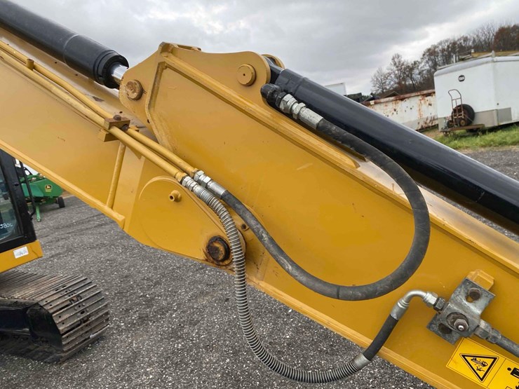 caterpillar-307.5-image-53