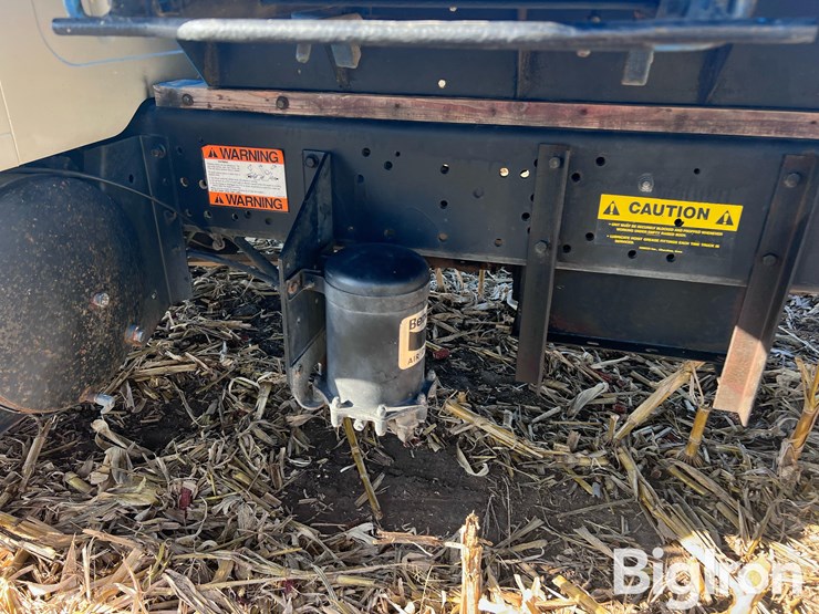 international-4900-image-15