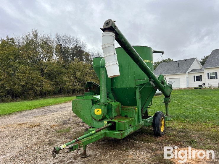 john-deere-400-image-1