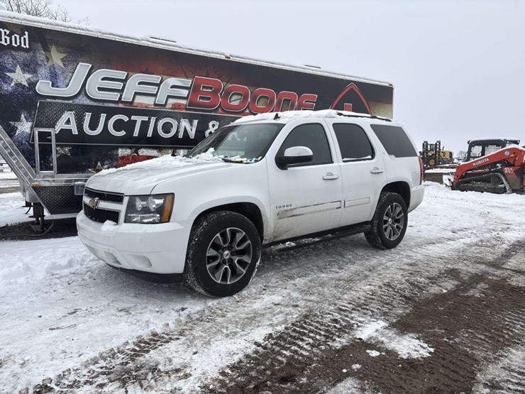 2013-chevrolet-tahoe-image-1