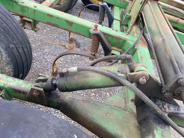 john-deere-724-image-35