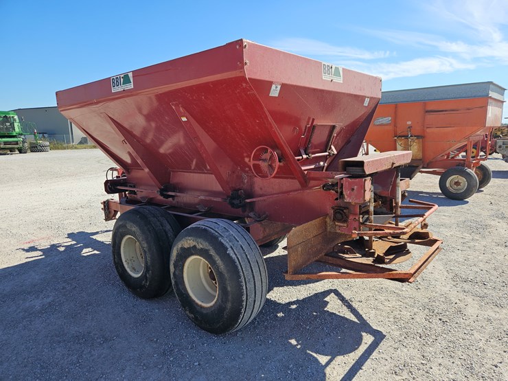 #203750-•-bbi-10-litter-spreader-image-13