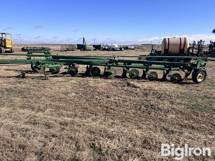 john-deere-8-image-8