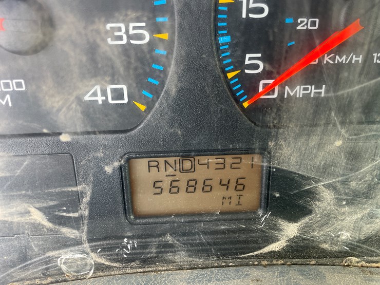 international-7400-image-33