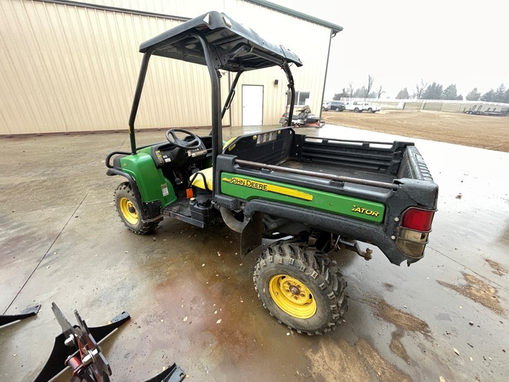 john-deere-gator-image-3