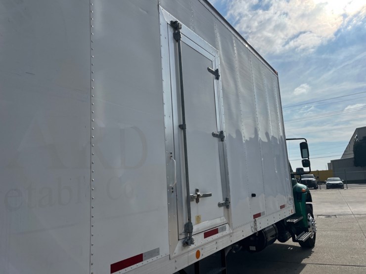 2019-international-durastar-4300-image-17