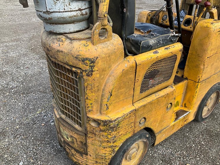 #1351-•-allis-chalmers-forklift-image-24