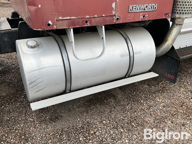 1980-kenworth-w900-image-18