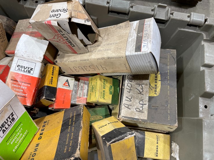 #7889-•-(2)-bins-of-various-john-deere-parts-image-7