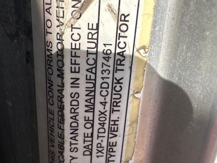 2012-peterbilt-367-image-32