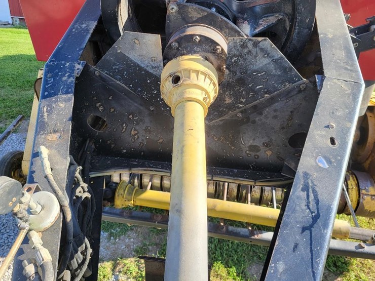 new-holland-590-image-61