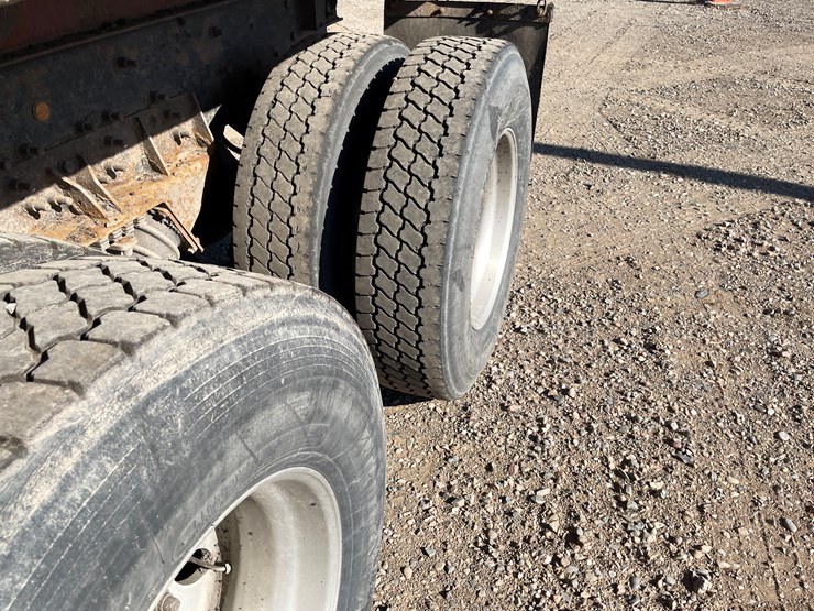 #1110-•-2002-international-5500i-6x4-dump-truck-(has-mn-title)-image-13