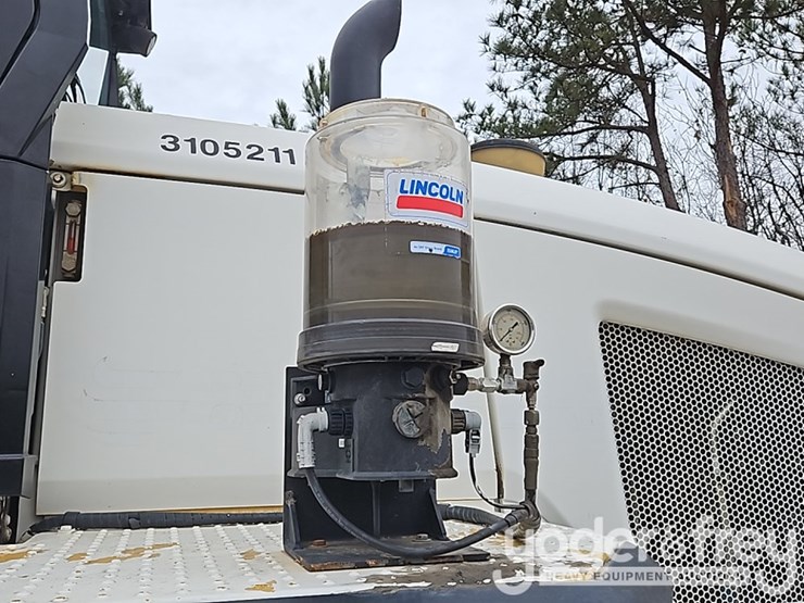 2014-caterpillar-930k-image-22