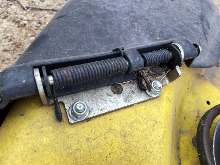 john-deere-x300-image-89