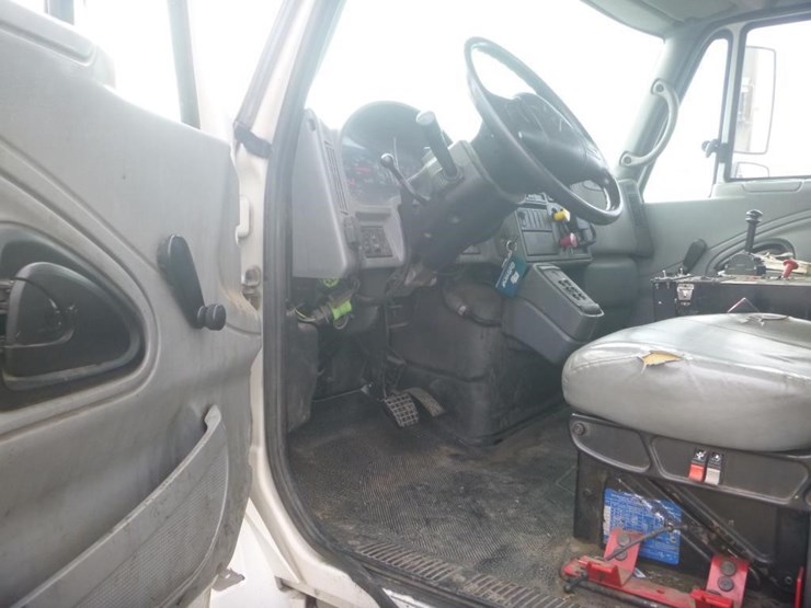 international-durastar-4400-image-12