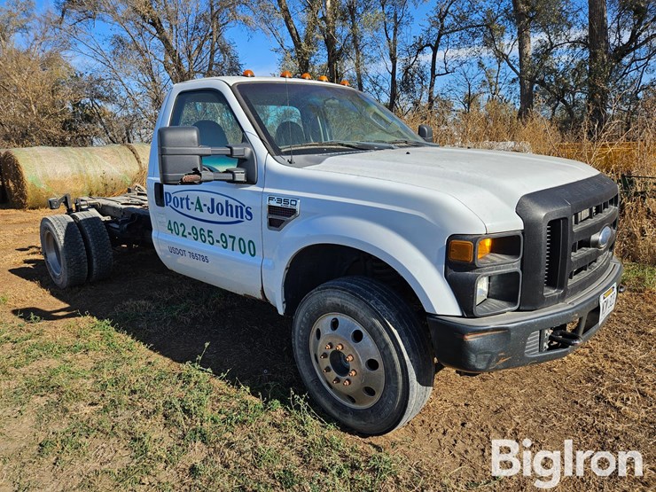 ford-f350-xl-image-3