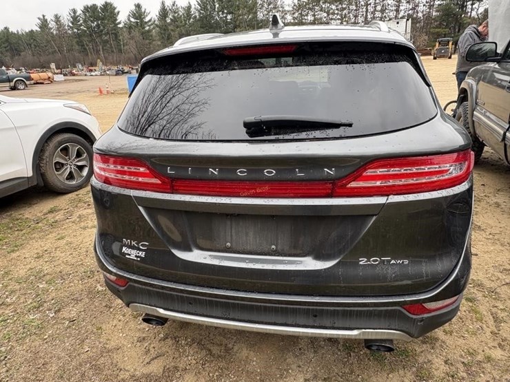 2017-lincoln-mkc-suv-image-5