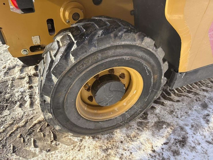 2019-caterpillar-255-image-10