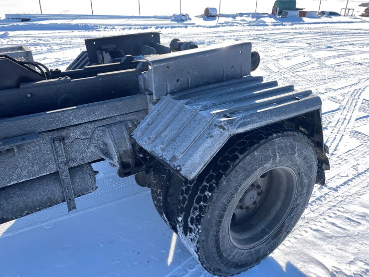 #1160-•-2008-peterbilt-pb335-hook-truck-(has-mn-title)-image-16