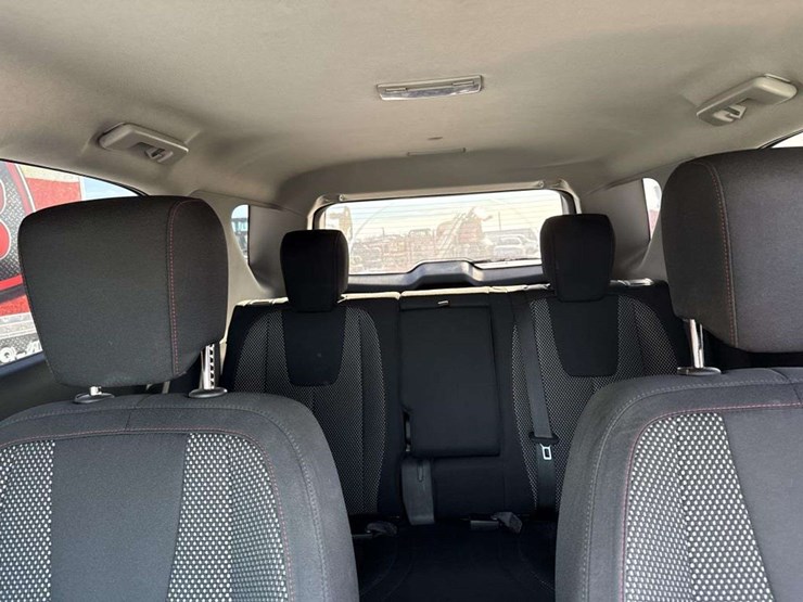 2015-chevrolet-equinox-lt-image-13