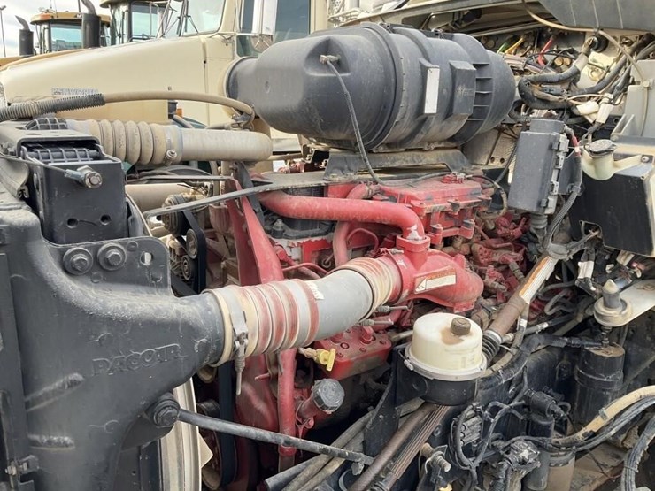 2012-kenworth-t800-image-16