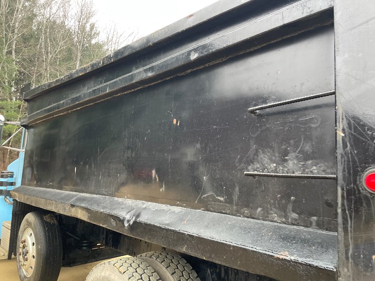 peterbilt-357-image-24