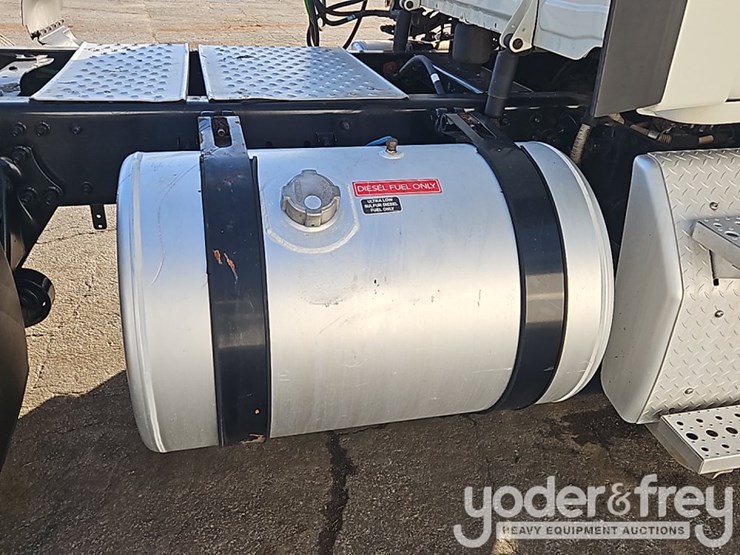 2018-freightliner-cascadia-image-36