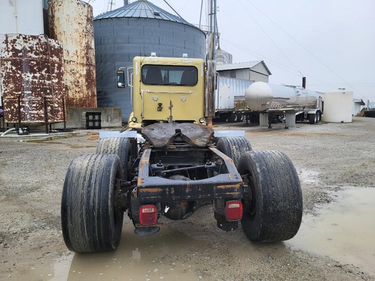 2012-peterbilt-386-image-4