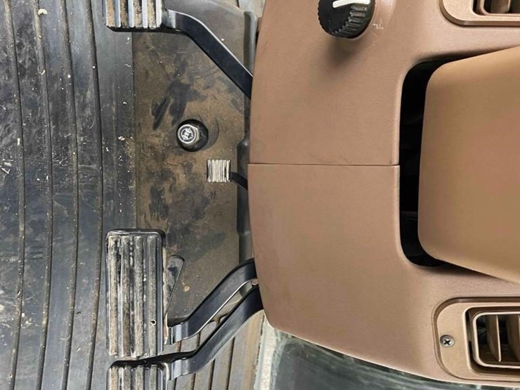 john-deere-8300-image-38