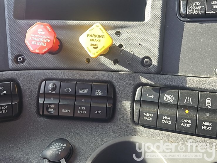 2018-freightliner-cascadia-image-51