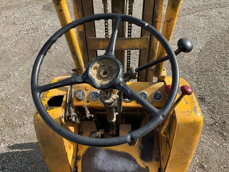 #1351-•-allis-chalmers-forklift-image-31