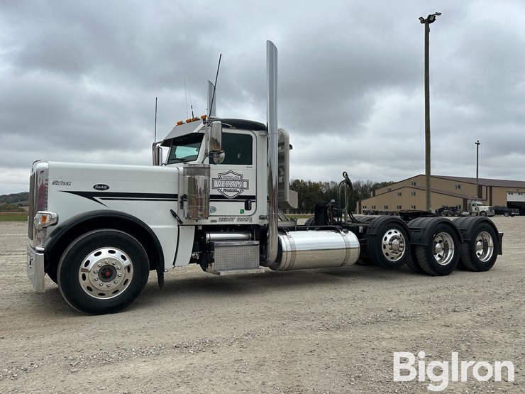 2016-peterbilt-389-image-12