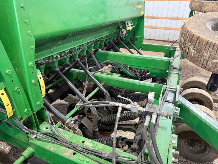 john-deere-1590-image-21