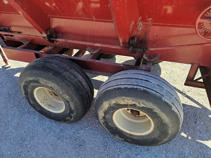 #203750-•-bbi-10-litter-spreader-image-14