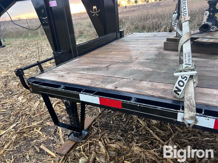 2015-titan-trailer-image-19