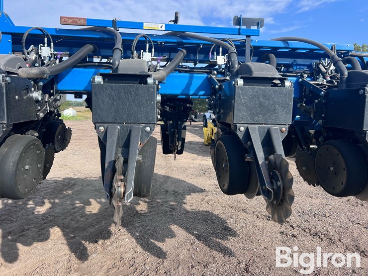 2020-kinze-3660-image-13