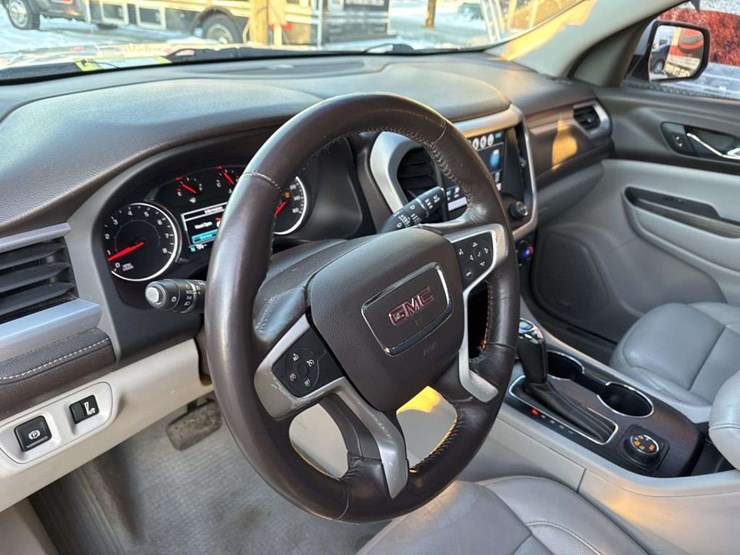 2017-gmc-acadia-slt-image-21