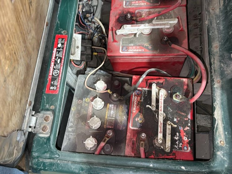 #2350-•-electric-golf-cart*-image-11