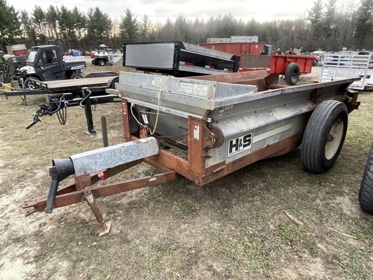 h&s-222-manure-spreader-image-1