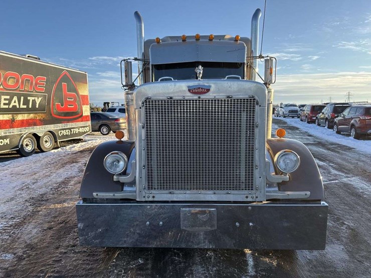 2001-peterbilt-379-image-6