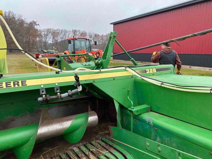 john-deere-328-image-21